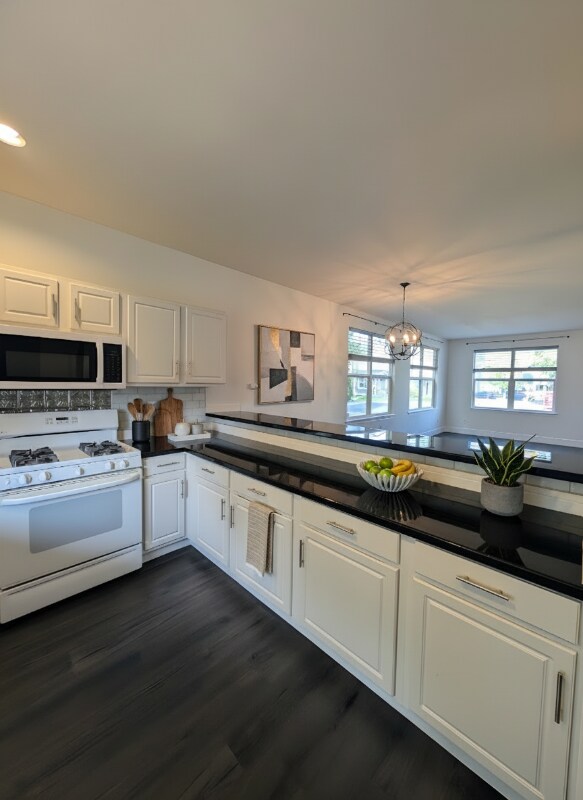 Photo - 200 Whispering Pine Pl