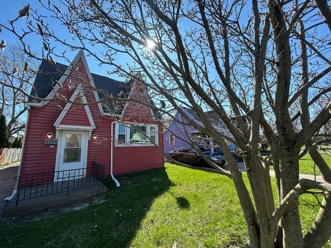 Building Photo - 3510 Wallwerth Dr