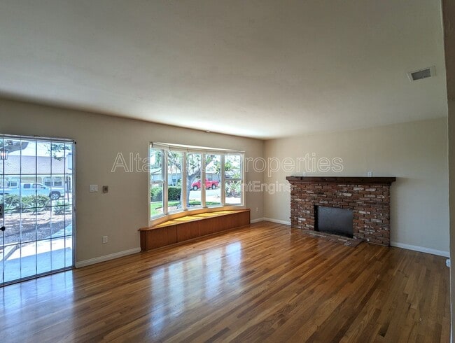 Photo - 5115 Manchester Rd