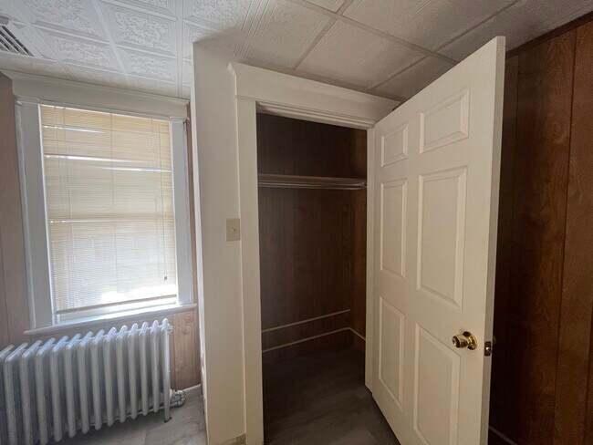 Photo - 1000 E Philadelphia St Unit Upstairs Apartment