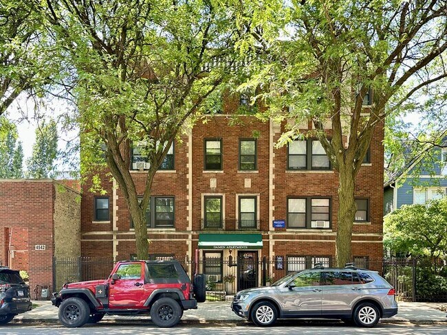 Photo - 4530 N Damen Ave Apartments Unit 202