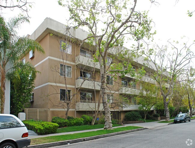 Photo - Almont Chateau