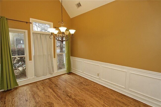 1360 East Gate Ct SE