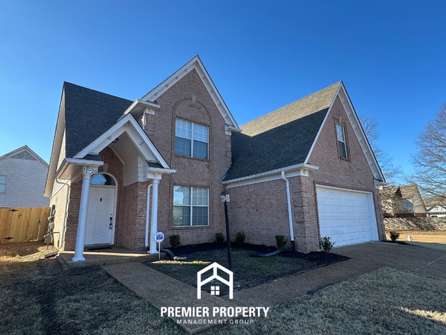 Building Photo - 4 Bedroom Home for Rent in Memphis, TN | High Ceilings, Stone Fireplace & 2-Car Garage