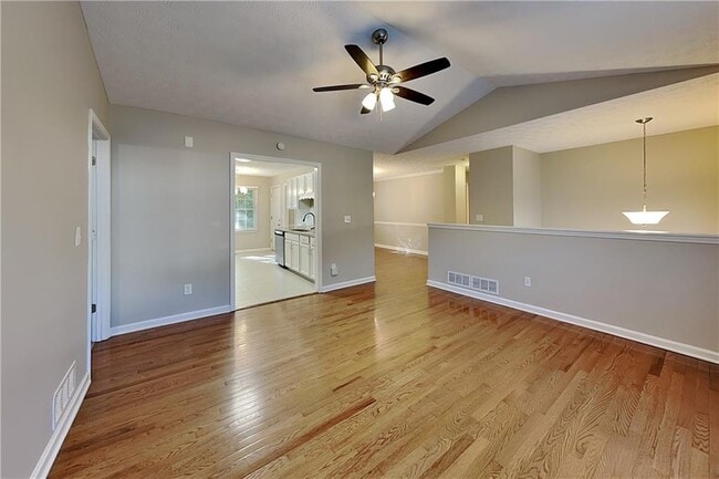 Photo - 300 Austin Dr