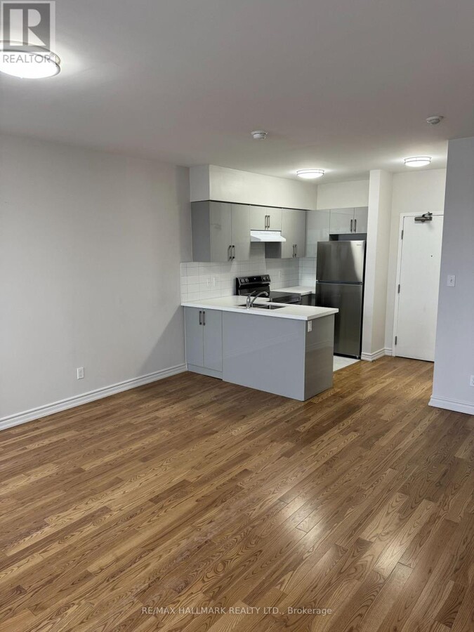 Photo - 2831 Kingston Rd