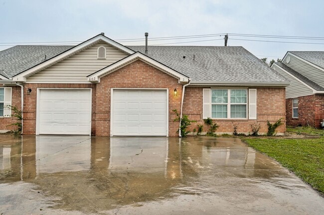 Photo - Gorgeous 3 bed 2 bath in Norman!