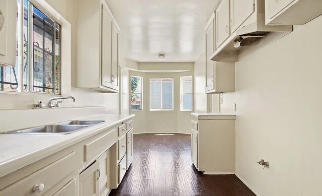 Photo - 6609 1/2 Brynhurst Ave Unit 6609.5
