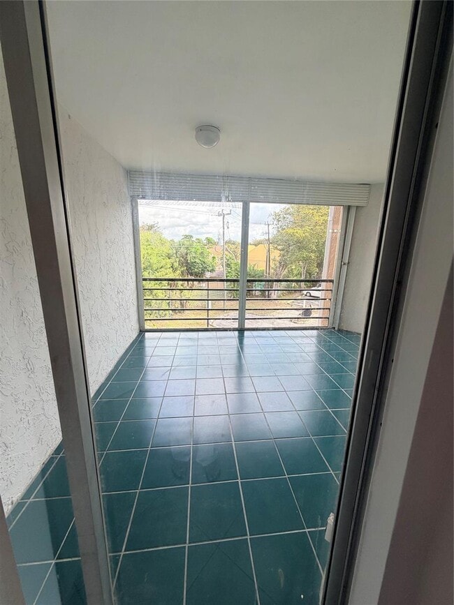 Photo - 3100 N Pine Island Rd Unit 310