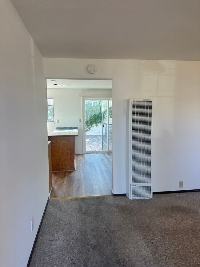 Photo - 754 McLeod St