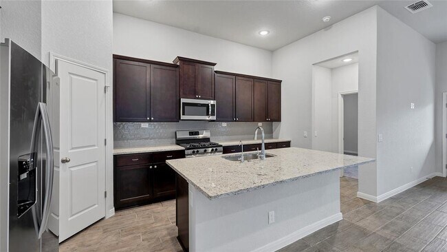 Photo - 1941 Colonial Ave