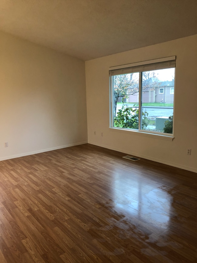 Photo - 4225 Mahrt Ave SE