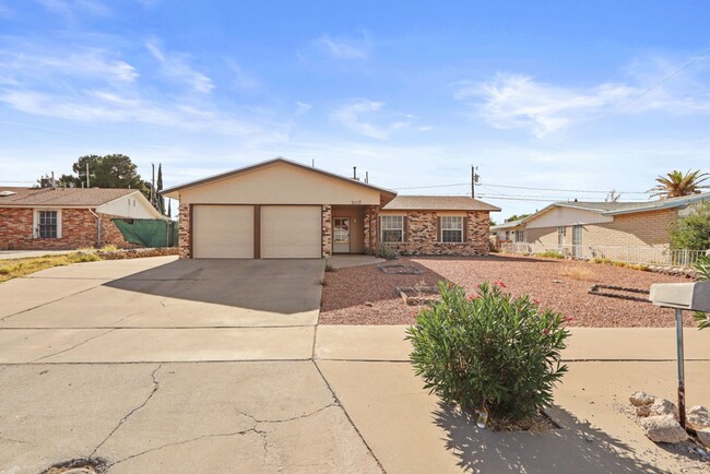 Beautiful brick home in the Vista Del Sol ... - Beautiful brick home in the Vista Del Sol ...