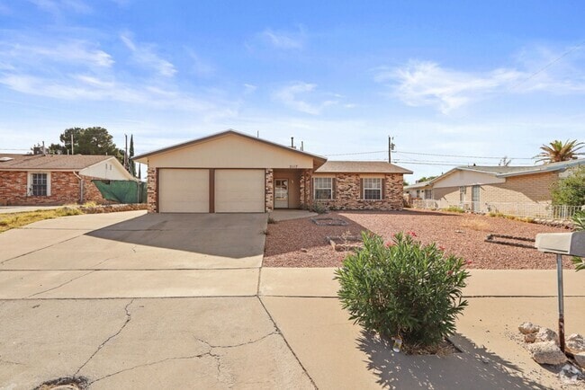 Building Photo - Beautiful brick home in the Vista Del Sol ...