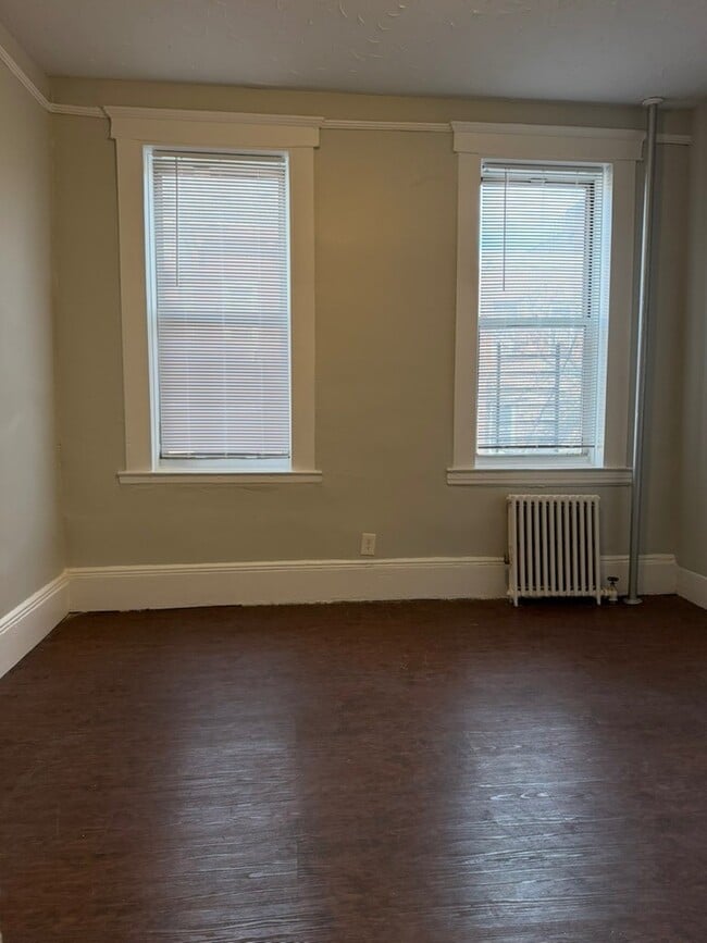 Photo - 13 N Bond St