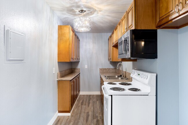 Photo - 1539 Pumalo St E