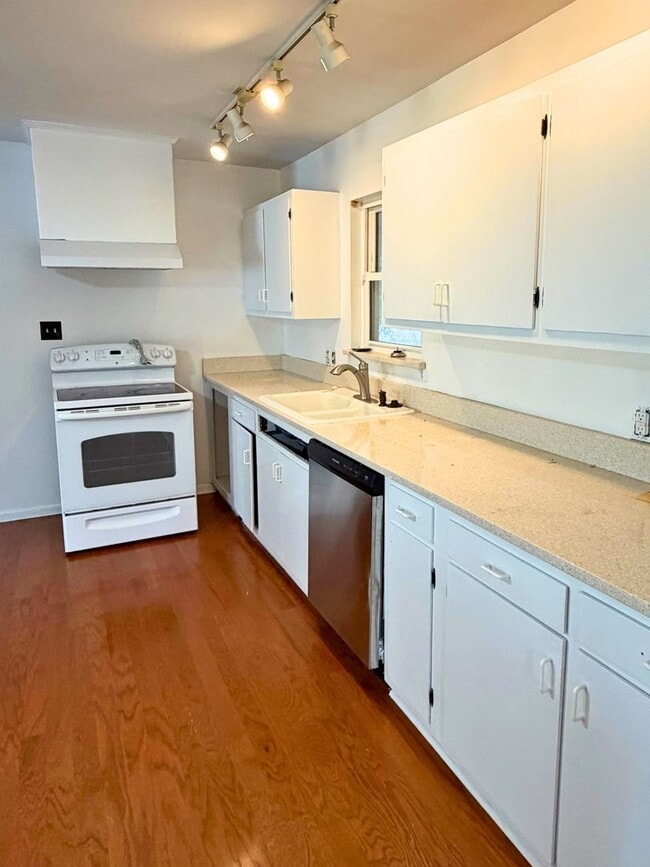 Photo - Cottage style home