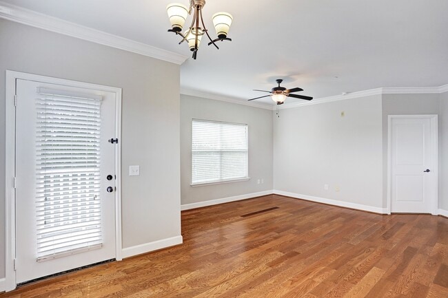 Building Photo - 2203 Dorrington St Unit 306