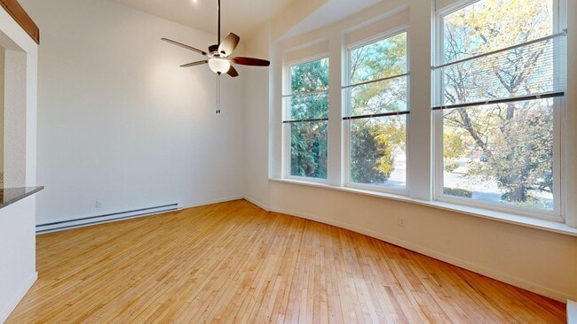 Photo - Washington Plaza Apartments