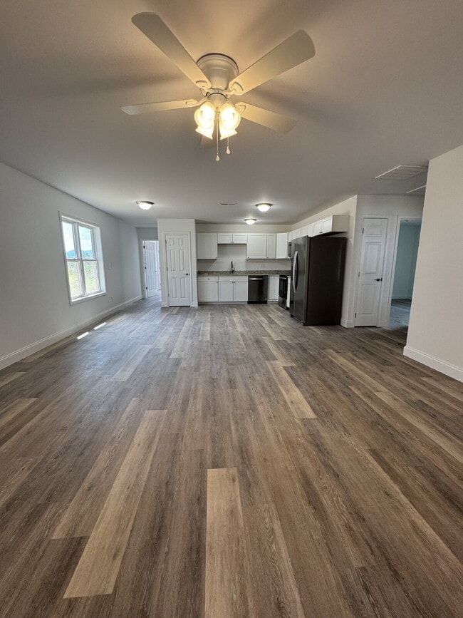 Photo - "Charming 3-Bed Haven with Granite Touches...