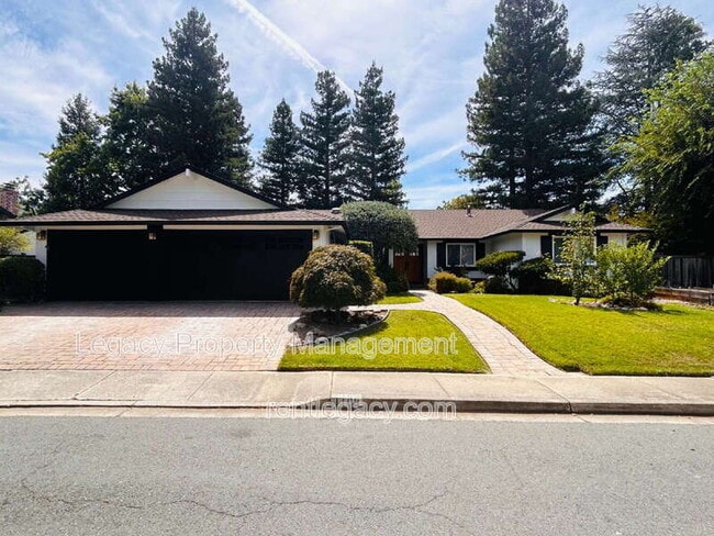 Photo - 1163 Gamay Dr
