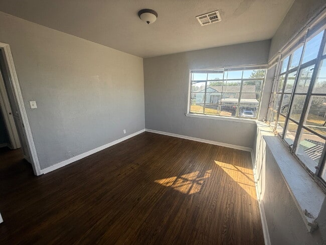 Photo - 2-Bedroom Townhome with Wood Floors Unidad Apt. 12