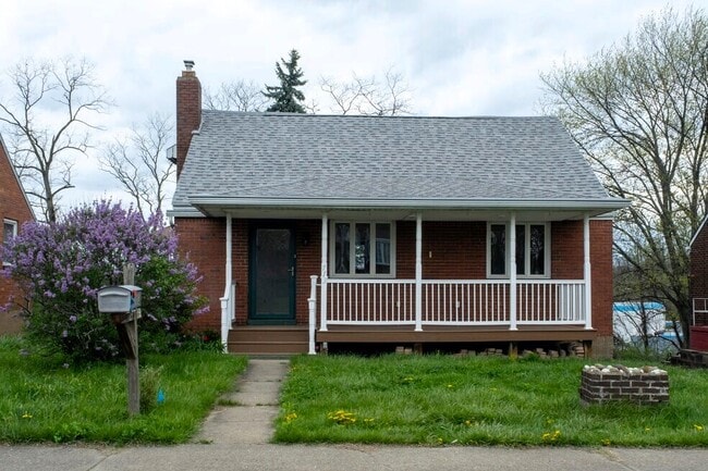 Building Photo - 713 Overhill Dr Rental