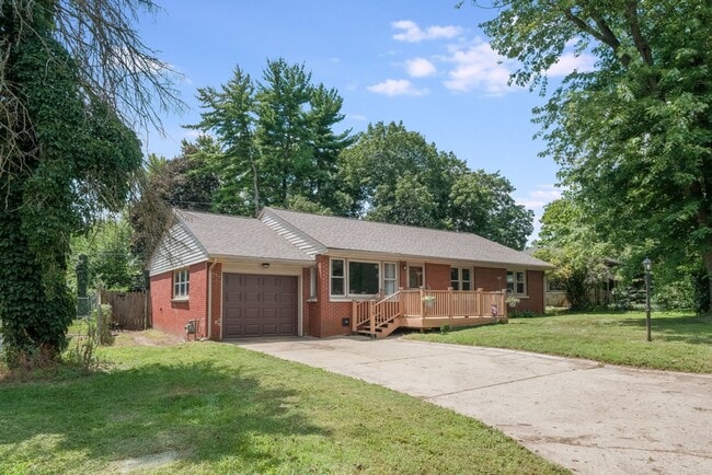 Photo - Move-In Ready 4 Bedroom Home in the Heart of Champaign