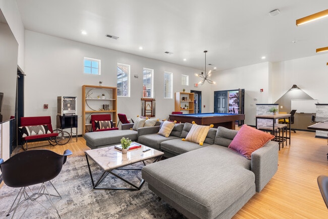 Building Photo - The Horizon Student Living