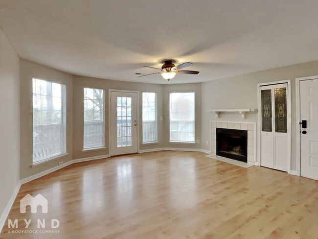 Photo - 1213 Waterville Ct