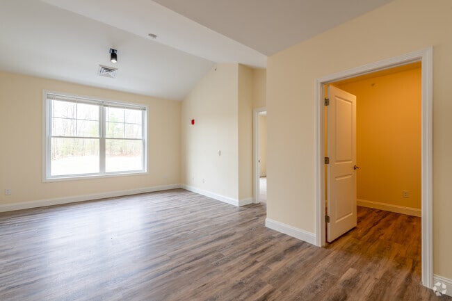 1BR, 1BA + Den