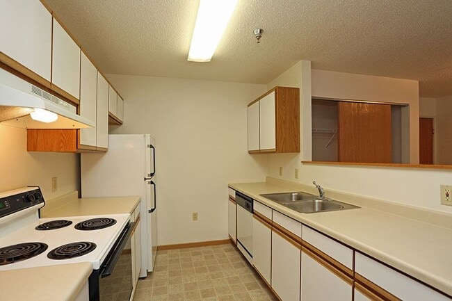 BAY MANOR APARTMENTS
