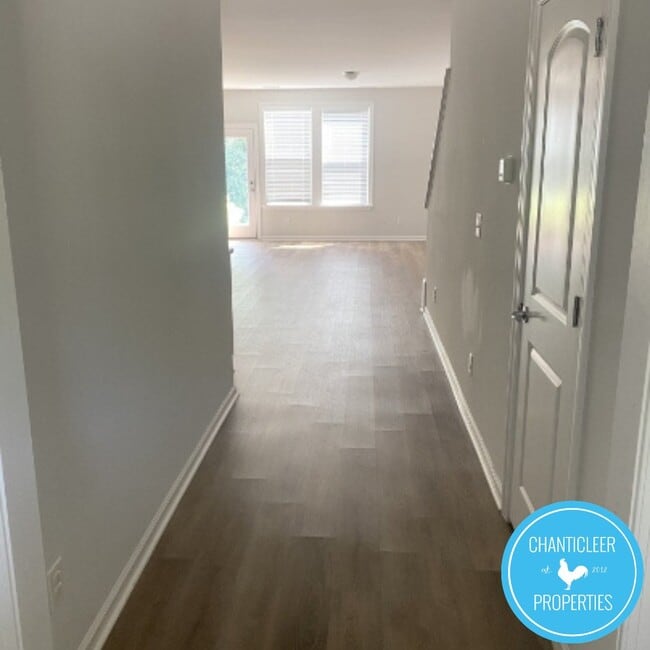 Photo - 2022 Chipley Dr
