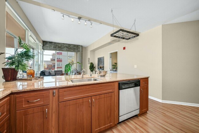 Photo - Bright 2 bedroom with open floor plan and spacious terrace! Unidad 601