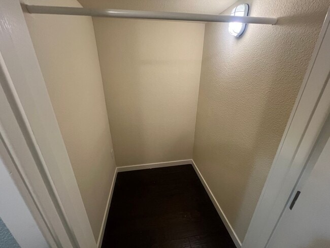Photo - Beautiful 3 bed 3.5 bath Townhouse with A/C in Mountain View. Blocks from Downtown.