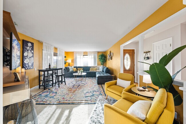 Sala de estar con TV - 29930 Mayflower Dr