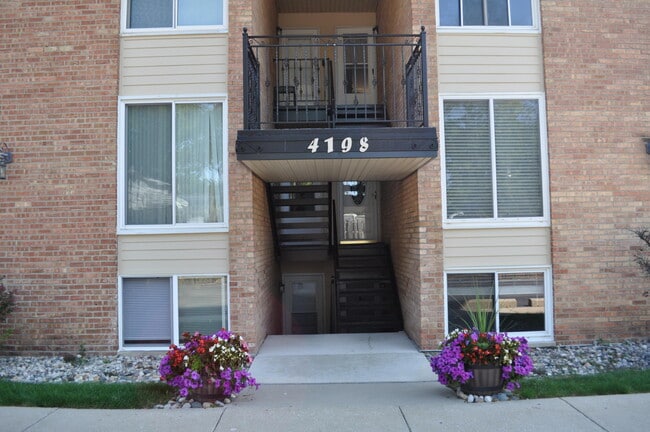Building Photo - 4198 Packard St Unit 1