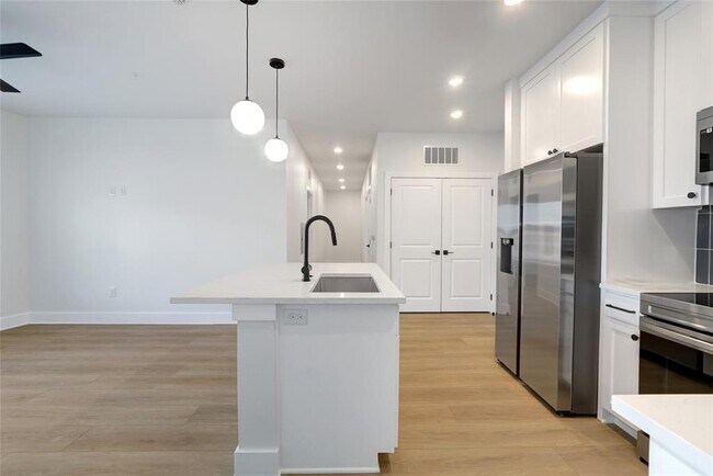 Photo - 3000 Duval St Unit 102
