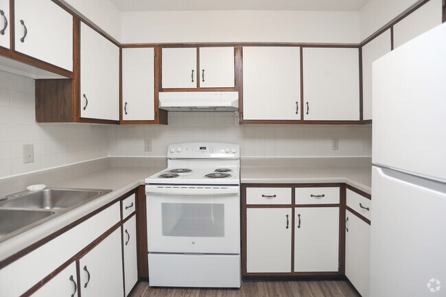 3BR, 1.5BA - 1211 SF