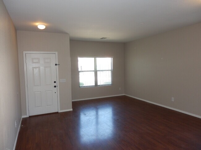 Photo - Spacious 2-Story Home with NEW Carpet and ...