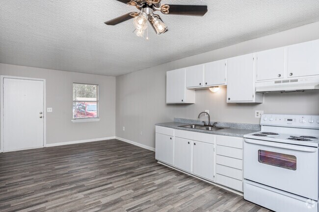1BR, 1BA - 550 SF