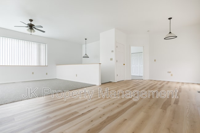 Photo - 819 6th Ave S