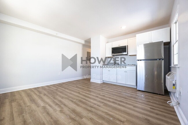 Photo - 50 Yarmouth Rd