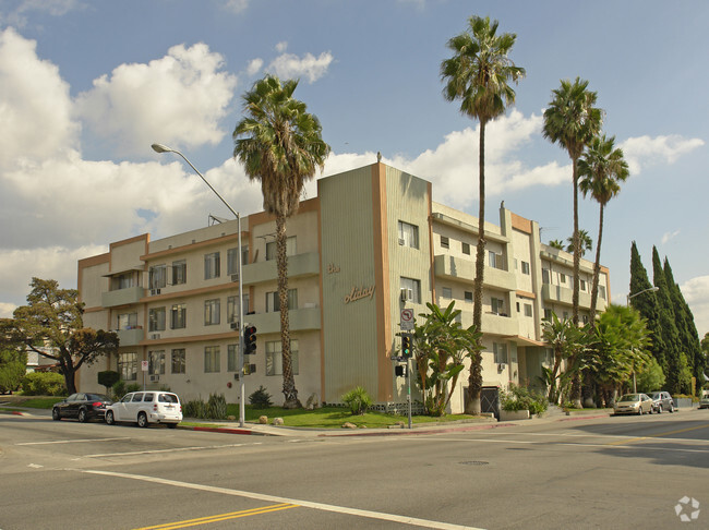 Building Photo - Fountain Holiday Apartments
