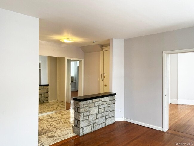 Photo - 456 Broadway