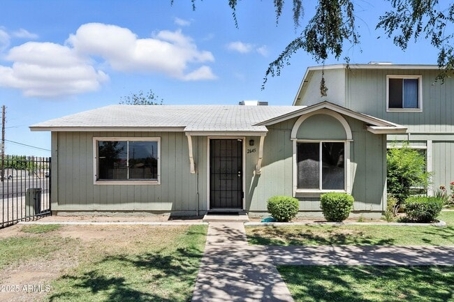 Building Photo - 2645 W Elm St Rental