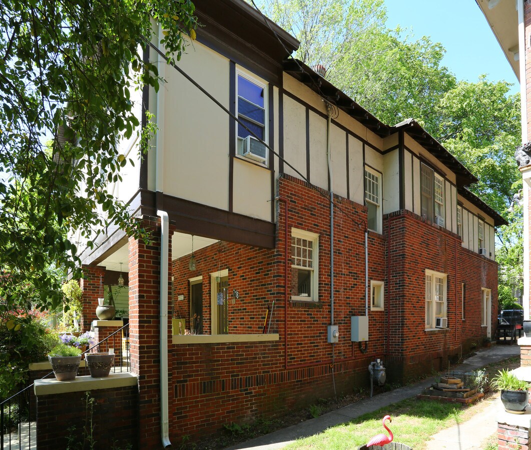 Photo - 718 Penn Ave NE