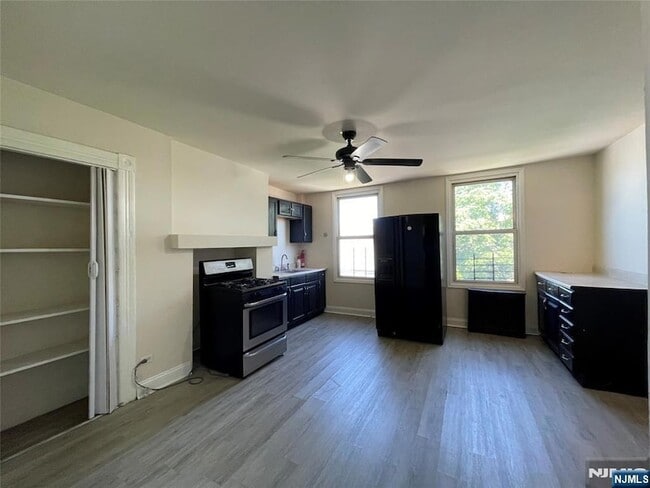 Building Photo - 115 Park Ave