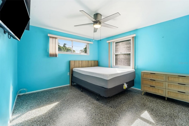 Photo - 10949 105th St