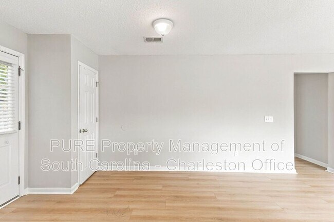 Photo - 630 Silver Moss Dr